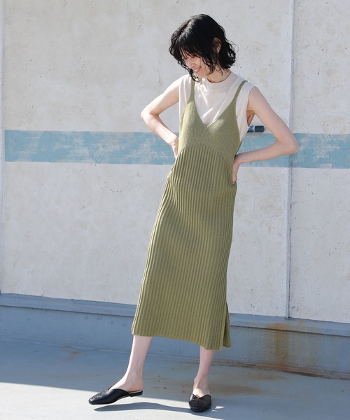 LAKOLE（ラコレ）の「14Gスリーブレスハイネックプルオーバー / 933226（ニット/セーター・レディース・ブラック/グリーン/ライトイエロー/キャメル・SMALL/MEDIUM）」の6枚目の写真