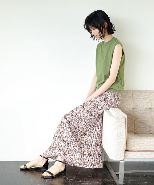 LAKOLE（ラコレ）の「14Gスリーブレスハイネックプルオーバー / 933226（ニット/セーター・レディース・ブラック/グリーン/ライトイエロー/キャメル・SMALL/MEDIUM）」の11枚目の写真