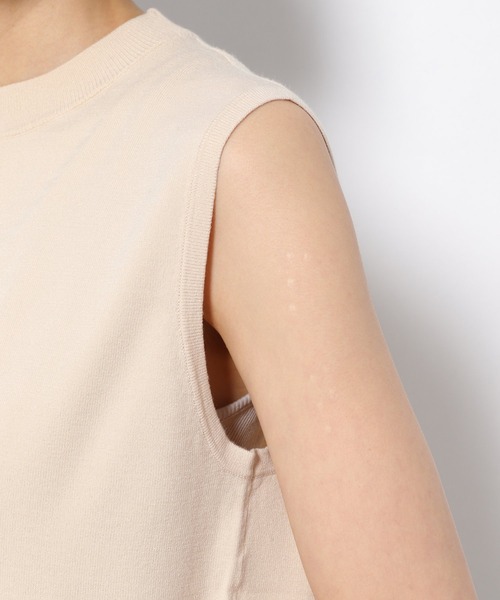 LAKOLE（ラコレ）の「14Gスリーブレスハイネックプルオーバー / 933226（ニット/セーター・レディース・ブラック/グリーン/ライトイエロー/キャメル・SMALL/MEDIUM）」の22枚目の写真