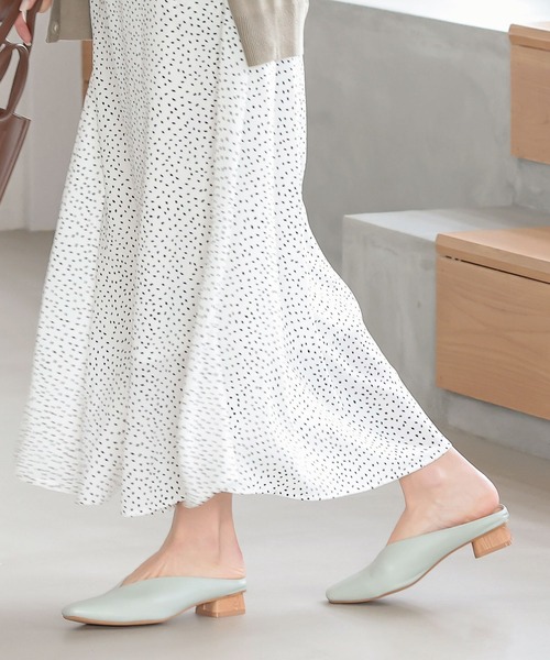 KOBE LETTUCE（コウベレタス）の「スクエアトゥVカット台形ヒールバブーシュ（その他シューズ・レディース・ホワイト/ミント/アイボリー/ブラック・M/S/L/LL）」の4枚目の写真