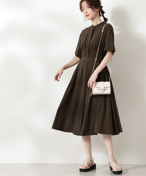 N.（N. Natural Beauty Basic）（エヌエヌナチュラルビューティーベーシック）の「◆ウエストタックバンドカラーワンピース（ワンピース・レディース・ネイビー/カーキ/イエロー/ライトカーキ・MEDIUM）」の2枚目の写真