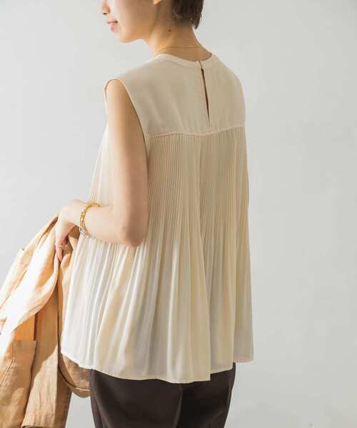 URBAN RESEARCH（アーバンリサーチ）の「プリーツデザインノースリーブブラウス（シャツ/ブラウス・レディース・アイボリー/ドット/ミント・FREE）」の10枚目の写真