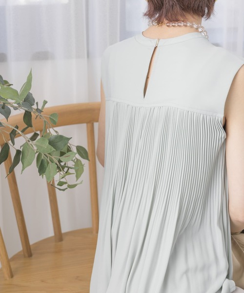 URBAN RESEARCH（アーバンリサーチ）の「プリーツデザインノースリーブブラウス（シャツ/ブラウス・レディース・アイボリー/ドット/ミント・FREE）」の19枚目の写真