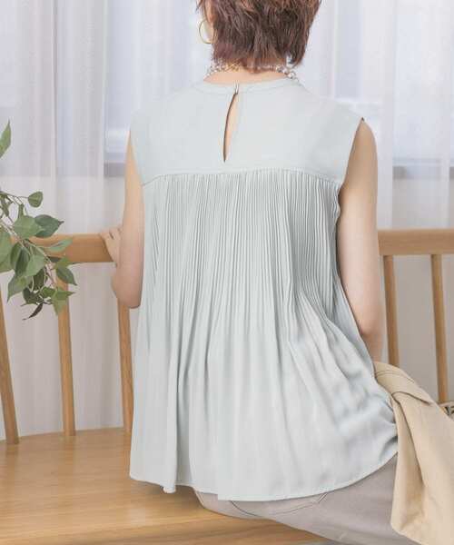 URBAN RESEARCH（アーバンリサーチ）の「プリーツデザインノースリーブブラウス（シャツ/ブラウス・レディース・アイボリー/ドット/ミント・FREE）」の20枚目の写真