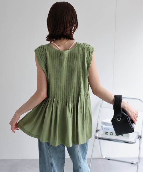 sakishimatokyo（サキシマトーキョー）の「【リネンブレンド】ピンタックノースリーブブラウス/綿麻（シャツ/ブラウス・レディース・ブラック/オフホワイト/ライトベージュ/グリーン/ホワイト・FREE）」の16枚目の写真