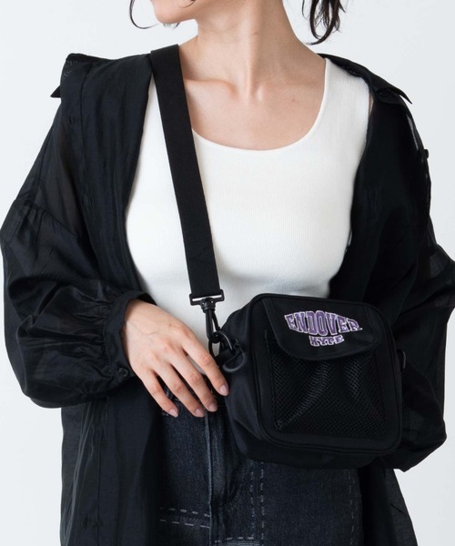 WEGO(ウィゴー)の「WEGO/カレッジロゴスクエアショルダーバッグ(ショルダーバッグ・レディース・ホワイト/ダークグリーン/ベージュ/ブラック・FREE)」の2枚目の写真