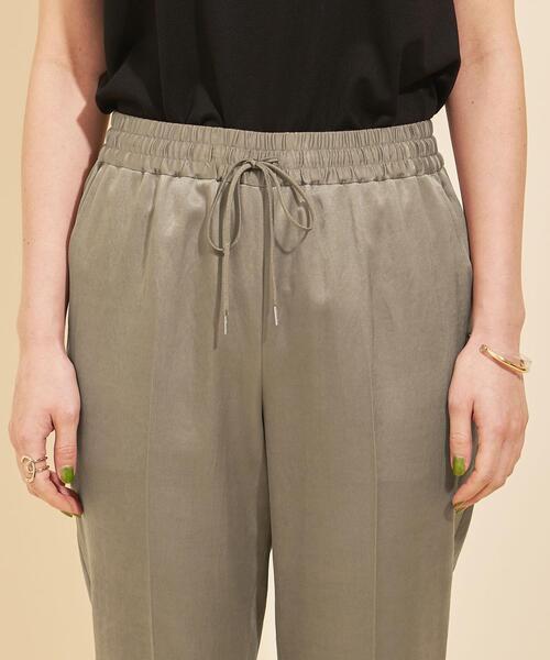 BEAUTY&YOUTH UNITED ARROWS（ビューティーアンドユースユナイテッドアローズ）の「BY サテンドローストパンツ  -ウォッシャブル- ∴ :（その他パンツ・レディース・ブラック/オリーブ/ピンク/コバルトブルー・S/M/L）」の14枚目の写真
