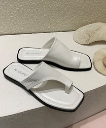 こなれスクエアトゥトングサンダル