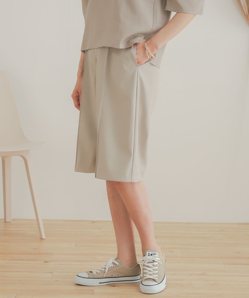 SENSE OF PLACE by URBAN RESEARCH（センスオブプレイスバイアーバンリサーチ）の「フェイクレザーピンタックバミューダパンツ（その他パンツ・レディース・ライトベージュ/ブラック/ブラウン・MEDIUM/SMALL）」の14枚目の写真