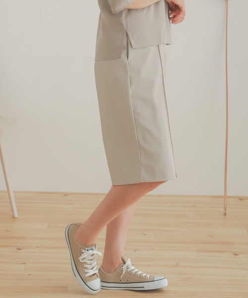 SENSE OF PLACE by URBAN RESEARCH（センスオブプレイスバイアーバンリサーチ）の「フェイクレザーピンタックバミューダパンツ（その他パンツ・レディース・ライトベージュ/ブラック/ブラウン・MEDIUM/SMALL）」の15枚目の写真