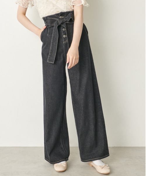 OLIVE des OLIVE(オリーブデオリーブ)の「スタイル良く見せデニムワイドパンツ(デニムパンツ・レディース・ブラック/ワンウォッシュ・FREE)」の4枚目の写真