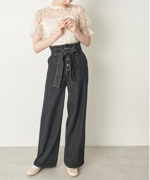 OLIVE des OLIVE(オリーブデオリーブ)の「スタイル良く見せデニムワイドパンツ(デニムパンツ・レディース・ブラック/ワンウォッシュ・FREE)」の6枚目の写真