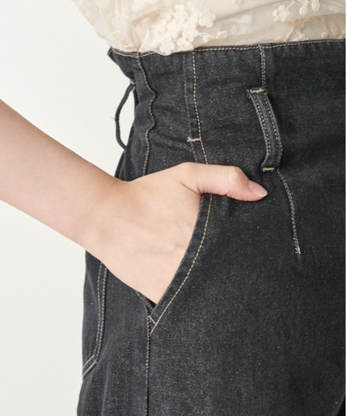 OLIVE des OLIVE(オリーブデオリーブ)の「スタイル良く見せデニムワイドパンツ(デニムパンツ・レディース・ブラック/ワンウォッシュ・FREE)」の19枚目の写真