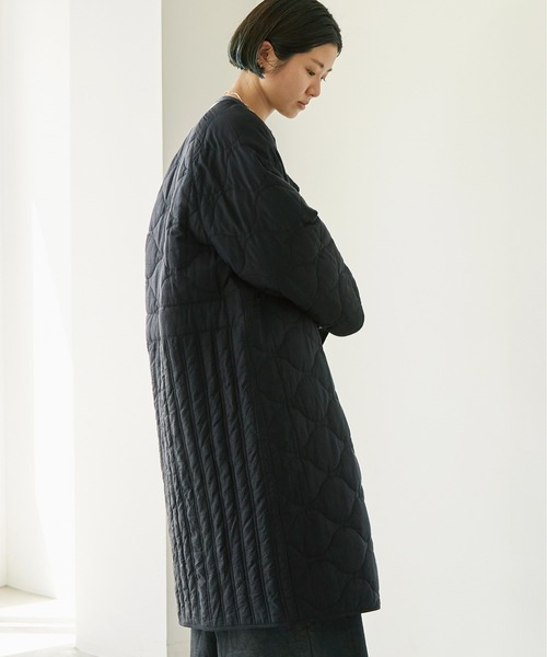 nitca(ニトカ)の「C/Cu/Liラチネ中綿ロングブルゾン(ブルゾン・レディース・ネイビー/アイボリー・FREE)」の8枚目の写真