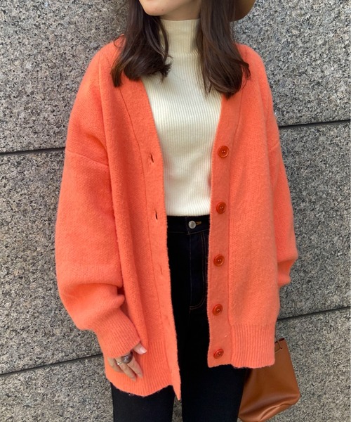 EPIMI E'PIMMY(エピミエピミー)の「《ユニセックス》Vネックオーバーカーディガン(カーディガン/ボレロ・レディース・オフホワイト/ブラック/ベージュ/オレンジ/ピンク/ブルー・MEDIUM)」の6枚目の写真