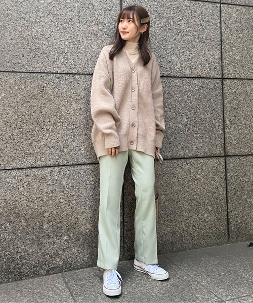 EPIMI E'PIMMY(エピミエピミー)の「《ユニセックス》Vネックオーバーカーディガン(カーディガン/ボレロ・レディース・オフホワイト/ブラック/ベージュ/オレンジ/ピンク/ブルー・MEDIUM)」の12枚目の写真