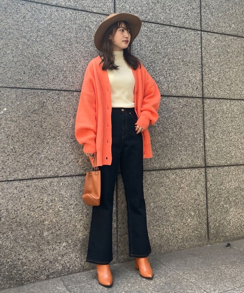 EPIMI E'PIMMY(エピミエピミー)の「《ユニセックス》Vネックオーバーカーディガン(カーディガン/ボレロ・レディース・オフホワイト/ブラック/ベージュ/オレンジ/ピンク/ブルー・MEDIUM)」の18枚目の写真