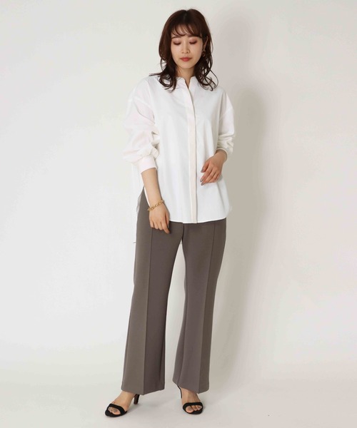 Jines(ジネス)の「【WEB/一部店舗限定販売】袖口がリブ編み/バックプリーツスタンドカラーシャツブラウス(シャツ/ブラウス・レディース・キャメル/ブラック/ホワイト・38)」の19枚目の写真