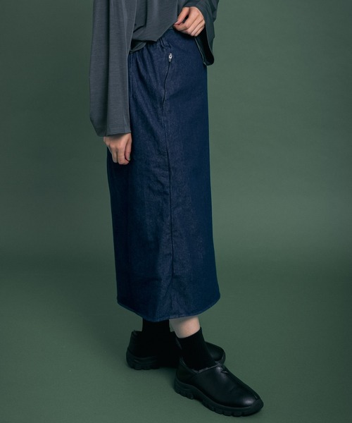 Uiscel（ユイセル）の「Uiscel　撥水デニムラップスカート（スカート・レディース・ワンウォッシュ・SMALL/MEDIUM）」の5枚目の写真