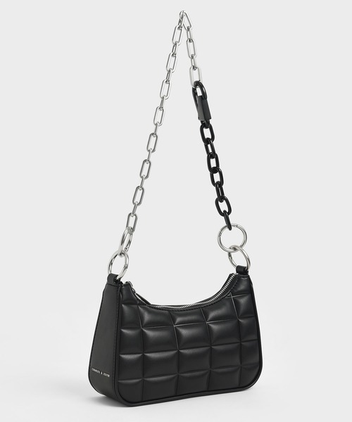 CHARLES & KEITH(チャールズ & キース)の「キルテッドチェーン ショルダーバッグ / Quilted Chain Shoulder Bag(ショルダーバッグ・レディース・ブラック/ホワイト/オレンジ・S)」の11枚目の写真