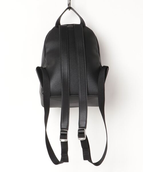 Calvin Klein Jeans Accessory（カルバン・クラインジーンズアクセサリー）の「ラウンド バックパック 25（バックパック/リュック・レディース・ブラック・FREE）」の2枚目の写真