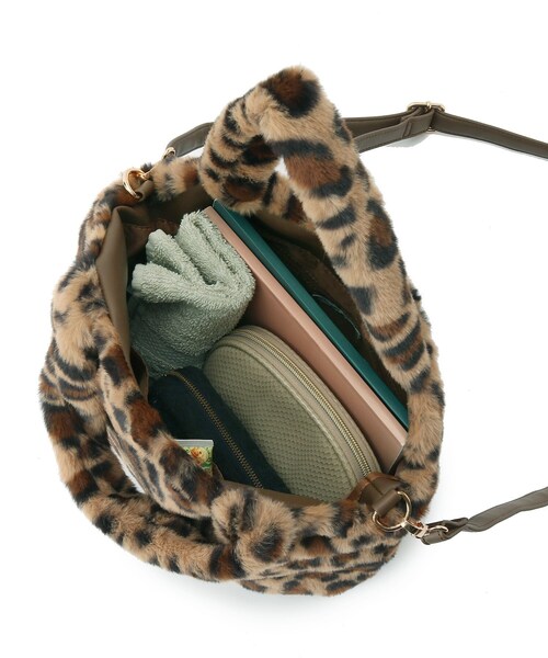 DRESKIP(ドレスキップ)の「◆2WAYフェイクファートート(トートバッグ・レディース・ブラウン系その他/アイボリー/ブラウン系1/チャコールグレー・00)」の9枚目の写真