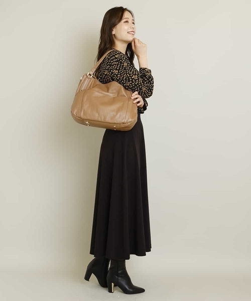 MK MICHEL KLEIN(エムケーミッシェルクラン)の「【2WAY】カウレザースクエアトートバッグ(トートバッグ・レディース・ブラック/モカ・00)」の14枚目の写真