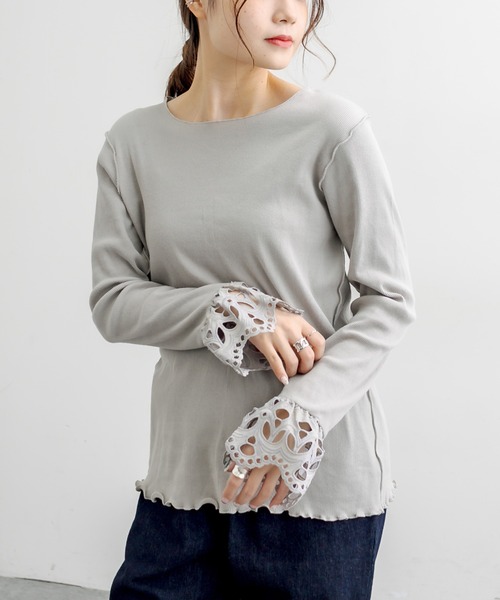 PUAL CE CIN(ピュアルセシン)の「【WEB限定】つい合わせたくなる。袖レースインナー(Tシャツ/カットソー・レディース・ブラック/ナチュラル/グレイッシュベージュ・FREE)」の3枚目の写真