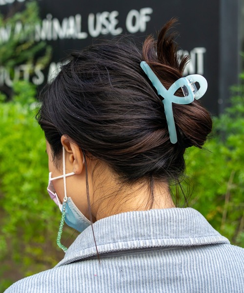 ACCOMMODE（アコモデ）の「アクリルバンス（バレッタ/ヘアクリップ・レディース・グレー/ピンク/パープル/ベージュ/ブルー/ライトピンク・FREE）」の4枚目の写真