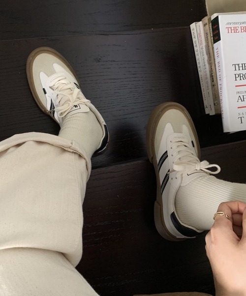 MANGROVE（マングローブ）の「サイドラインガムソールスニーカー（スニーカー・レディース・ホワイト・SMALL/MEDIUM/LARGE）」の2枚目の写真