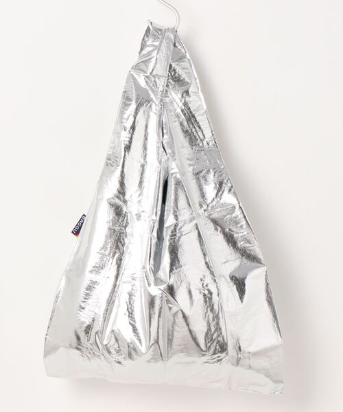 BAGGU（バグー）の「【BAGGU/バグゥ】STANDARD BAGGU NEWメタリック（ショルダーバッグ・レディース・シルバー・FREE）」の3枚目の写真