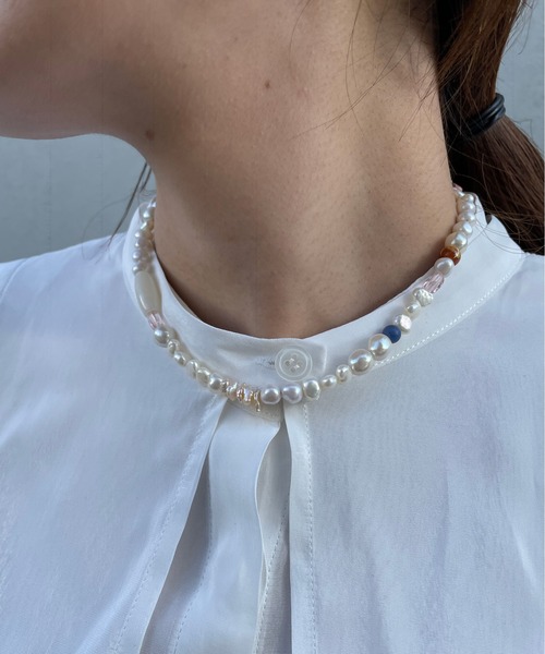 Omekashi(オメカシ)の「淡水パールカラービーズネックレス(ネックレス・レディース・グリーン/ブルー・FREE)」の2枚目の写真