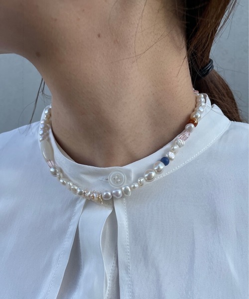 Omekashi(オメカシ)の「淡水パールカラービーズネックレス(ネックレス・レディース・グリーン/ブルー・FREE)」の3枚目の写真