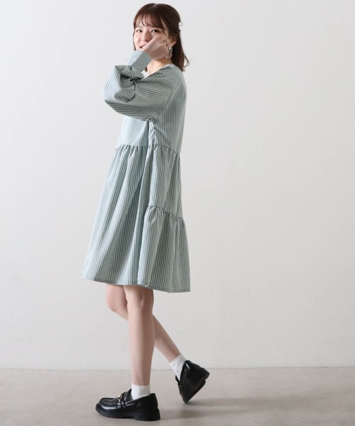 Cheek(チーク)の「ストライプティアードチュニック(チュニック・レディース・ベージュ/サックスブルー/グリーン・MEDIUM)」の11枚目の写真