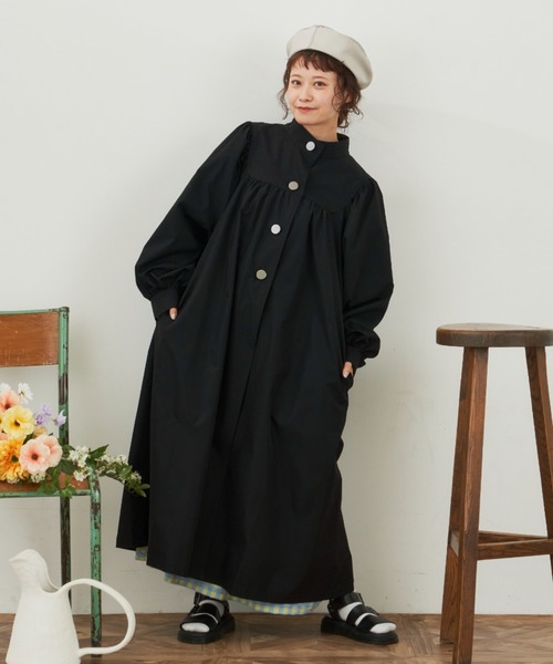 MERLOT（メルロー）の「ギャザーロングコート（ステンカラーコート・レディース・ブラック/ベージュ/ライトグリーン・FREE）」の17枚目の写真