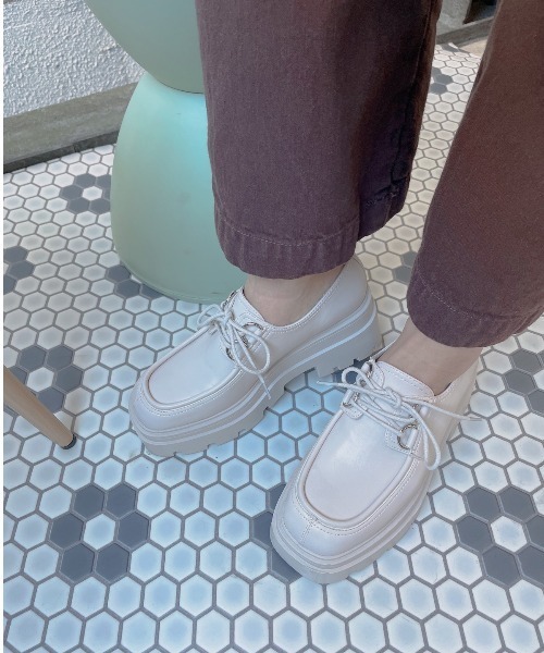 R&E（アールアンドイー）の「【R&E】トラックソールレースアップシューズ（ローファー・レディース・ブラック/アイボリー・S/M/L/LL）」の3枚目の写真