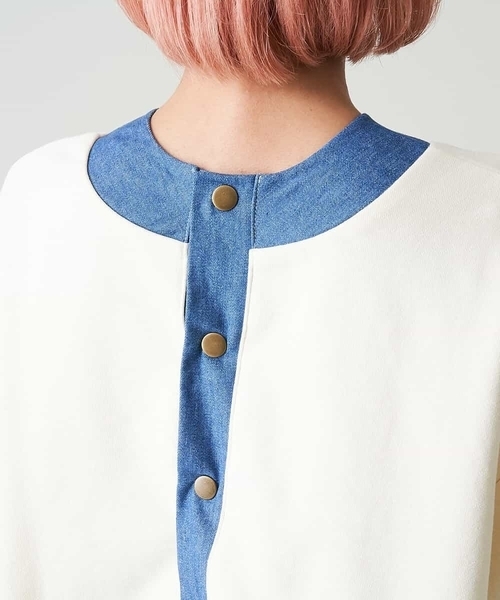 A de a.v.v（アードアー・ヴェ・ヴェ）の「（2WAY仕様）デニムドッキングカラッジ―刺繍ロゴスウェット（Tシャツ/カットソー・レディース・カーキ/アイボリー・38/36）」の4枚目の写真