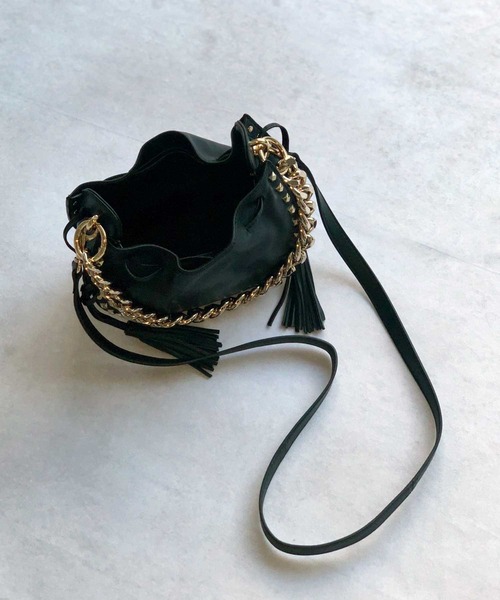 ASH（アッシュ）の「【NADINE】スタッズミニバッグ（ショルダーバッグ・レディース・ブラック・ONE SIZE）」の3枚目の写真