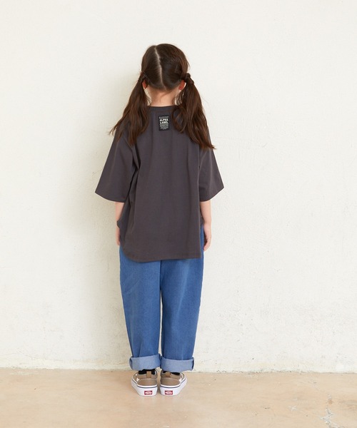 ALPHA LABEL(アルファーレーベル)の「BIG DROP COLLEGE LOGO T-SHIRT(Tシャツ/カットソー・キッズ・その他2/ホワイト/チャコールグレー/ピンク・110/130/150/100/120/140/90)」の8枚目の写真