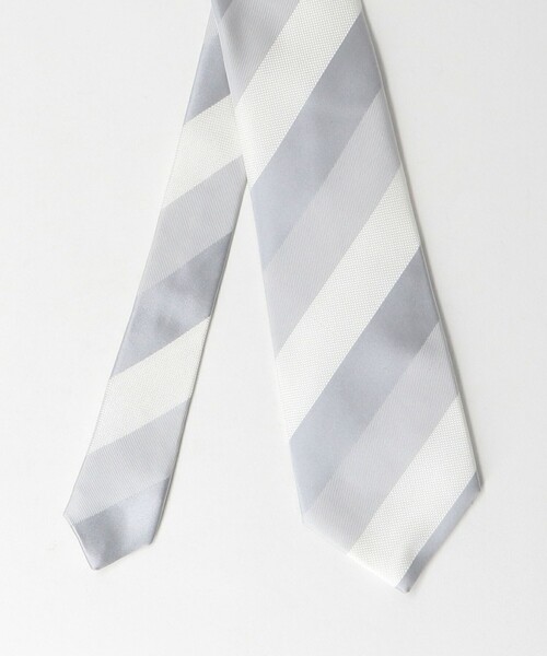 green label relaxing（グリーンレーベルリラクシング）の「GLR シルク フォーマル 8.0cm ストライプ ネクタイ（ネクタイ・メンズ・シルバー・FREE）」の4枚目の写真