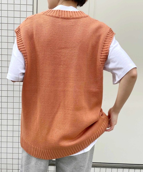 NO NEED（ノーニード）の「カラーケーブルニットベスト　ケーブル/ベスト/レイヤード（ベスト・メンズ・ホワイト/グレー/ネイビー/オレンジ/ブルー/グリーン・ﾌﾘ-）」の22枚目の写真