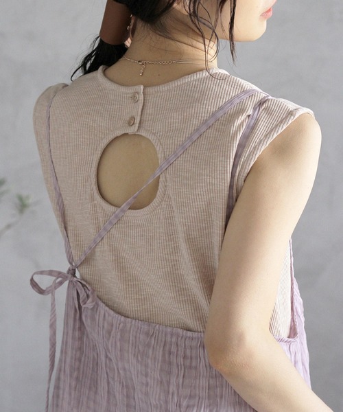 Crisp（クリスプ）の「バックオープンスラブTシャツ（Tシャツ/カットソー・レディース・ベージュ/ピンク/グリーン・FREE）」の2枚目の写真