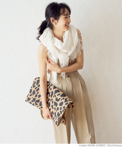 coca(coca)(コカ)の「ふんわりガーゼストール(ストール/ショール・レディース・ブラック/アイボリー/ライトピンク・ONE SIZE)」の11枚目の写真