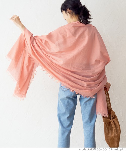 coca(coca)(コカ)の「ふんわりガーゼストール(ストール/ショール・レディース・ブラック/アイボリー/ライトピンク・ONE SIZE)」の16枚目の写真