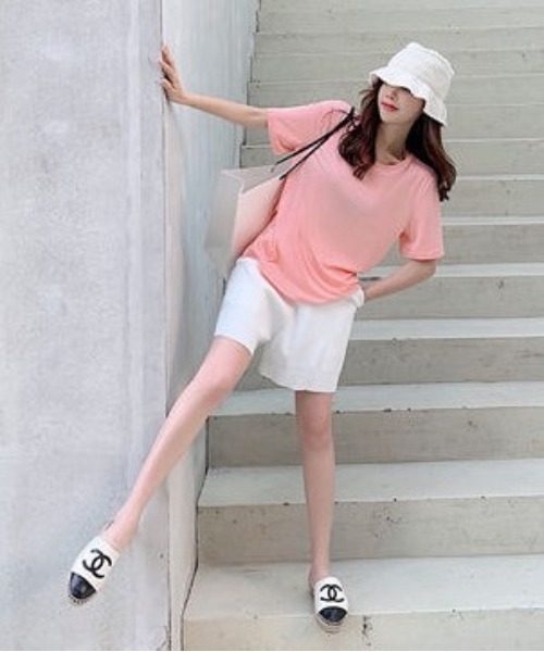 gossip!ロサンゼルス(ゴシップロサンゼルス)の「ニットショートパンツ(その他パンツ・レディース・ホワイト/レッド/ブラック・FREE)」の2枚目の写真