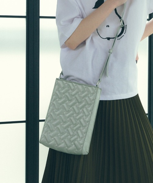 manana suerte(マニャーナスエルテ)の「キルティングショルダーバッグ(ショルダーバッグ・レディース・ブラック/シルバー/イエロー・FREE)」の2枚目の写真