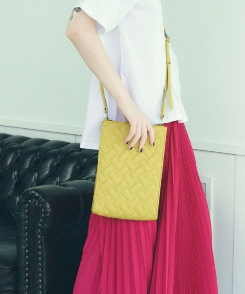 manana suerte(マニャーナスエルテ)の「キルティングショルダーバッグ(ショルダーバッグ・レディース・ブラック/シルバー/イエロー・FREE)」の3枚目の写真