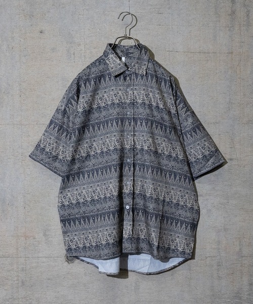 JOHN'S CLOSET（ジョンズクローゼット）の「【i】ポリピーチ 総柄プリントビッグシャツ（シャツ/ブラウス・メンズ・カーキ/ブラウン系その他/ブラウン系その他2/ベージュ系その他2/ベージュ系その他/グリーン系その他・MEDIUM/X-LARGE/LARGE）」の5枚目の写真