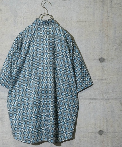 JOHN'S CLOSET（ジョンズクローゼット）の「【i】ポリピーチ 総柄プリントビッグシャツ（シャツ/ブラウス・メンズ・カーキ/ブラウン系その他/ブラウン系その他2/ベージュ系その他2/ベージュ系その他/グリーン系その他・MEDIUM/X-LARGE/LARGE）」の9枚目の写真