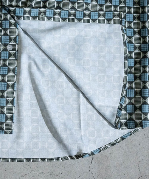 JOHN'S CLOSET（ジョンズクローゼット）の「【i】ポリピーチ 総柄プリントビッグシャツ（シャツ/ブラウス・メンズ・カーキ/ブラウン系その他/ブラウン系その他2/ベージュ系その他2/ベージュ系その他/グリーン系その他・MEDIUM/X-LARGE/LARGE）」の11枚目の写真